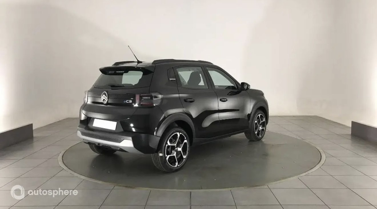 Citroën ë-C3 noire, vue de trois quarts arrière
